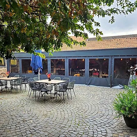 Bon En Cafe Panzió